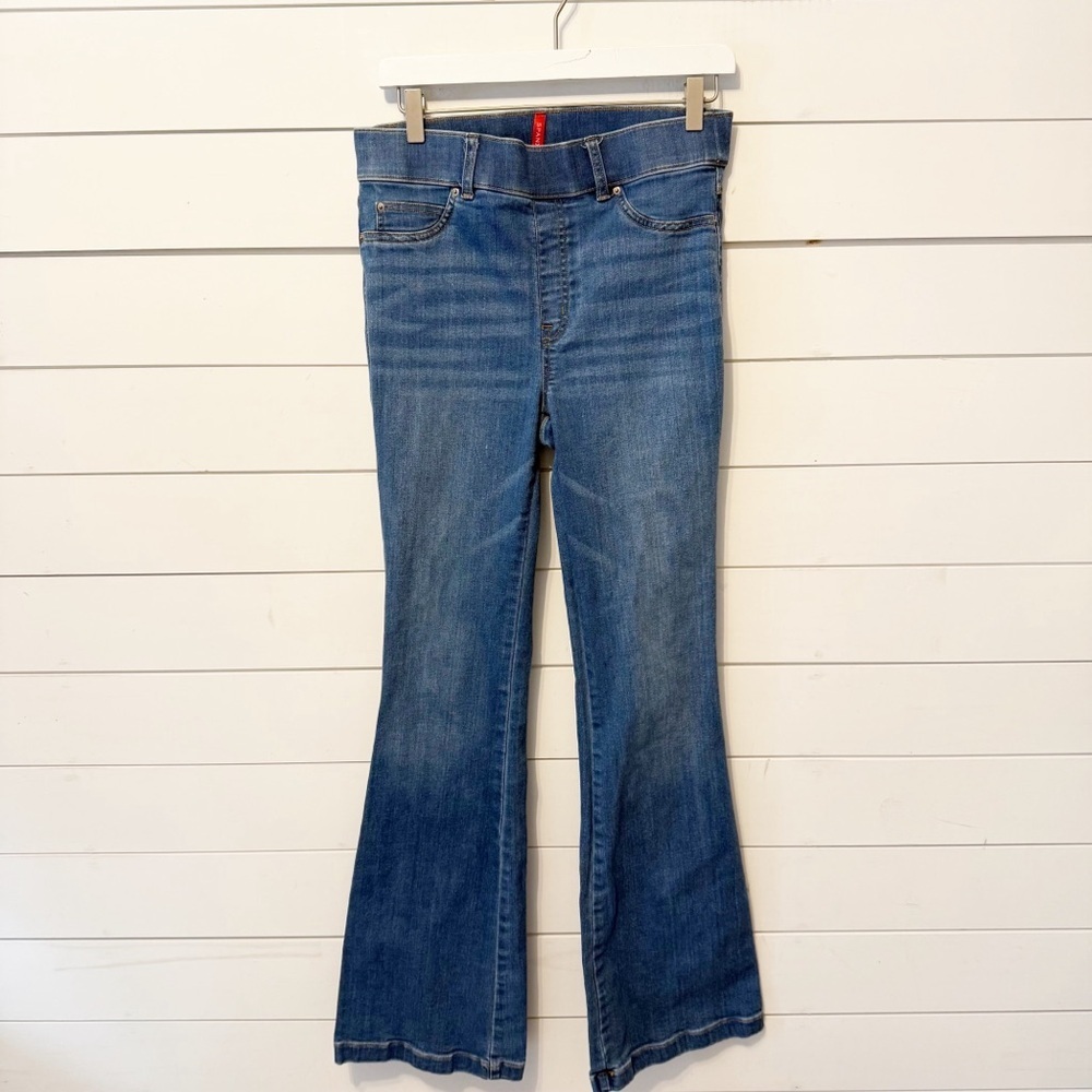 Spanx | SPANXshape EveryWear Flare Jeans in a blue wash Size Medium